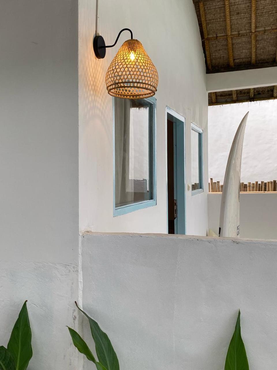 Hotel Surf Shack Grupuk Bumbang Esterno foto