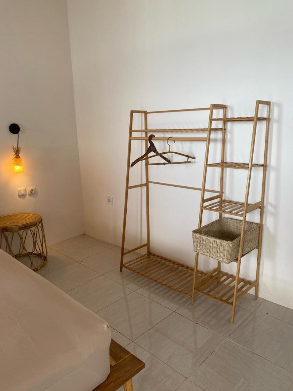 Hotel Surf Shack Grupuk Bumbang Esterno foto